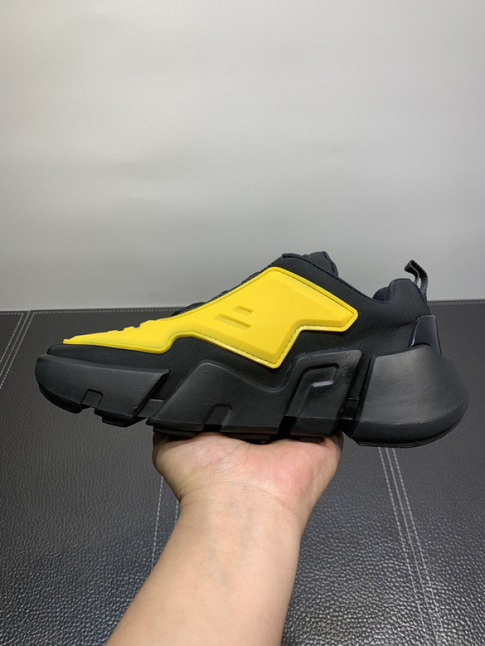 Pra*a sneaker